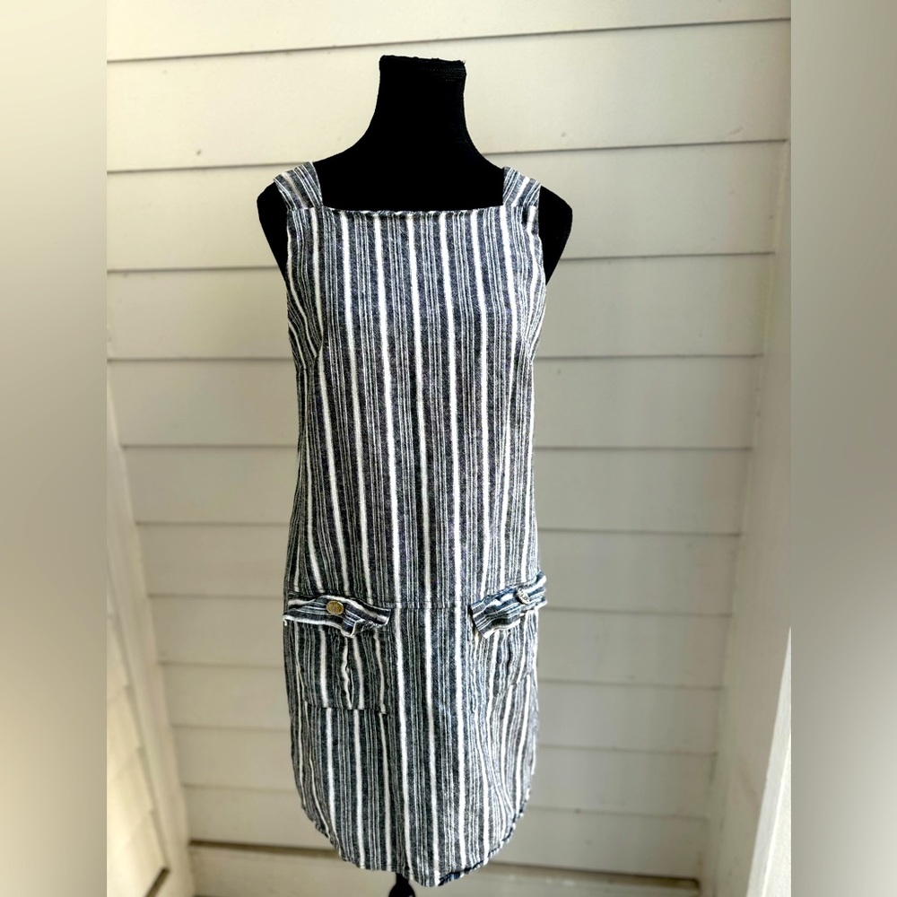 Dress - Picture 2 of 4
